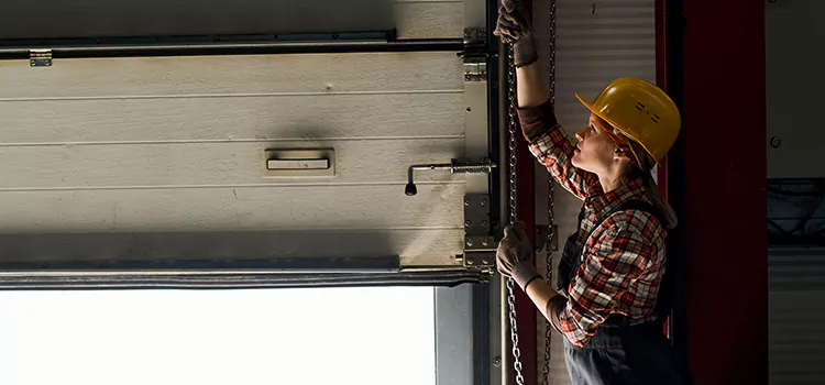 Addressing Common Garage Door Stoppage Issues in De Pere, WI