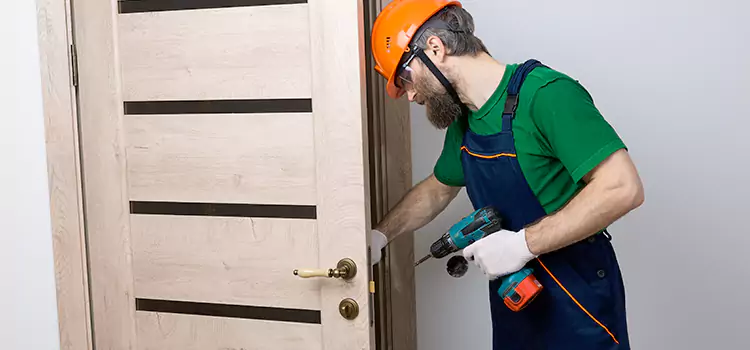 Replace Internal Door Handle with Lock De Pere