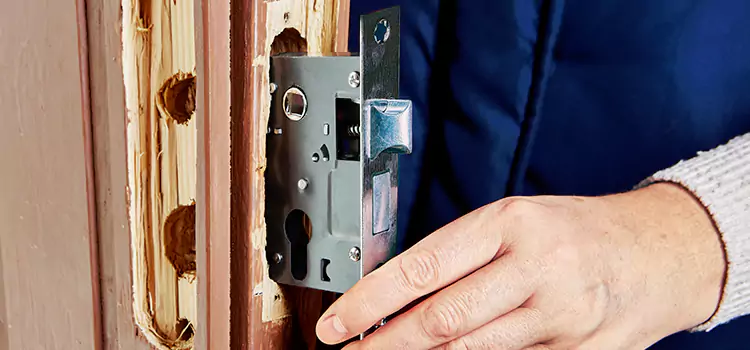 Garage Door Lock Replacement De Pere